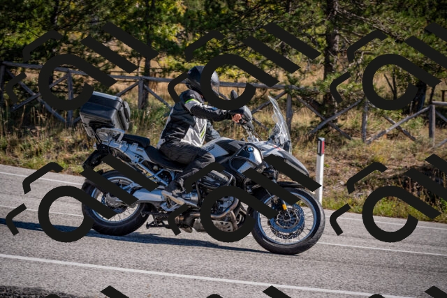 20251011112952-_5006620_am_