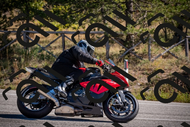 20251011112953-_5006621_am_