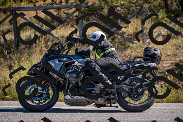 20251011112956-_5006625_am_