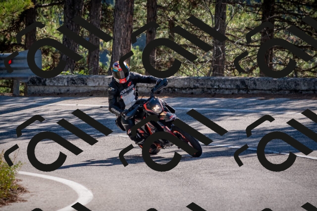 20251011113101-_5006632_am_