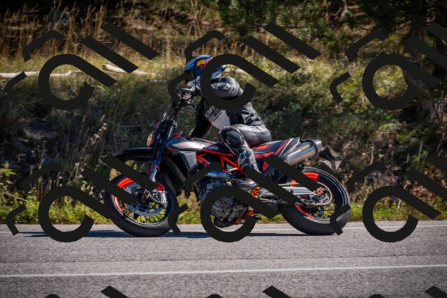 20251011113104-_5006635_am_