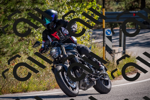 20251011113512-_5006649_am_