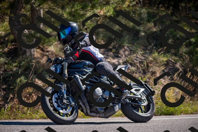 20251011113513-_5006650_am_