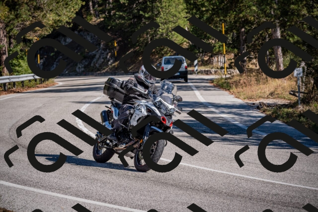 20251011113922-_5006675_am_