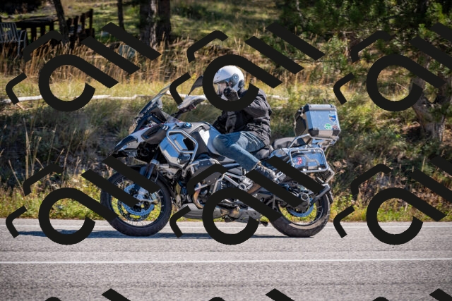 20251011114037-_5006681_am_