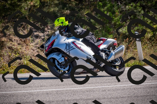 20251011114045-_5006683_am_