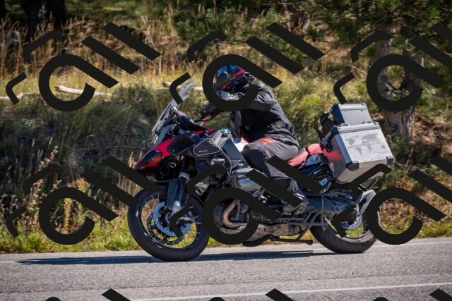 20251011114312-_5006693_am_