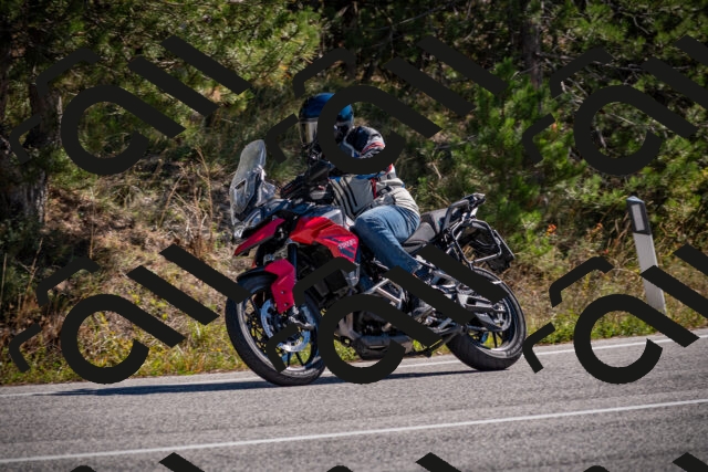 20251011114313-_5006695_am_