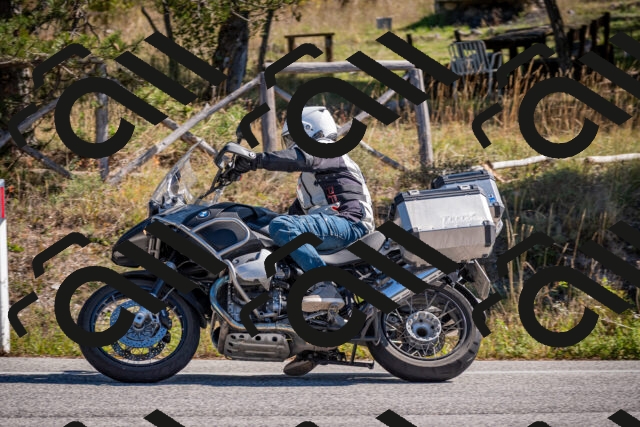 20251011114320-_5006702_am_