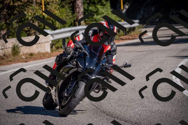 20251011114359-_5006710_am_