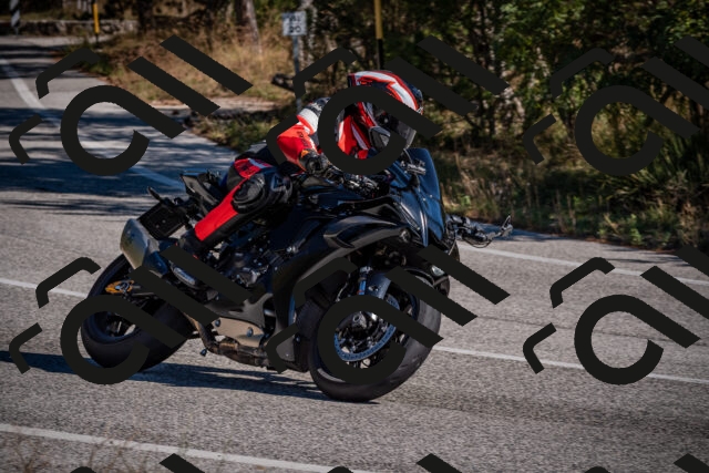 20251011114400-_5006711_am_