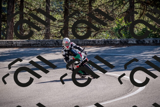 20251011114437-_5006714_am_