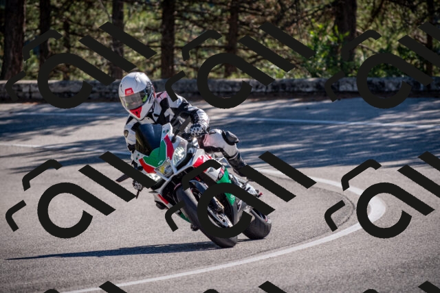 20251011114438-_5006715_am_