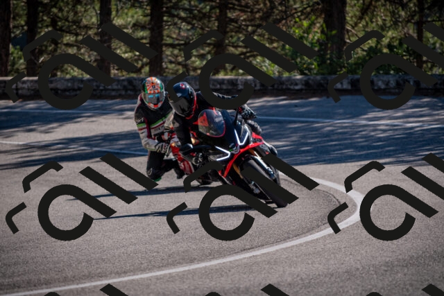 20251011114605-_5006721_am_