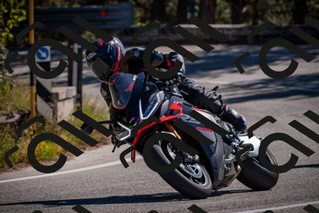 20251011114606-_5006724_am_