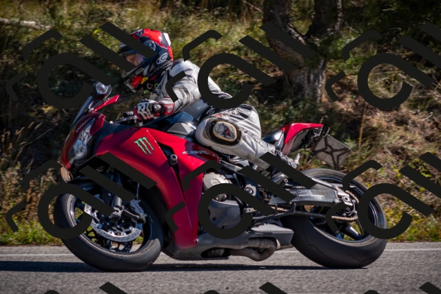 20251011114616-_5006731_am_