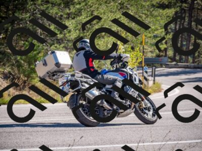 20251011120120-_5006840_am_