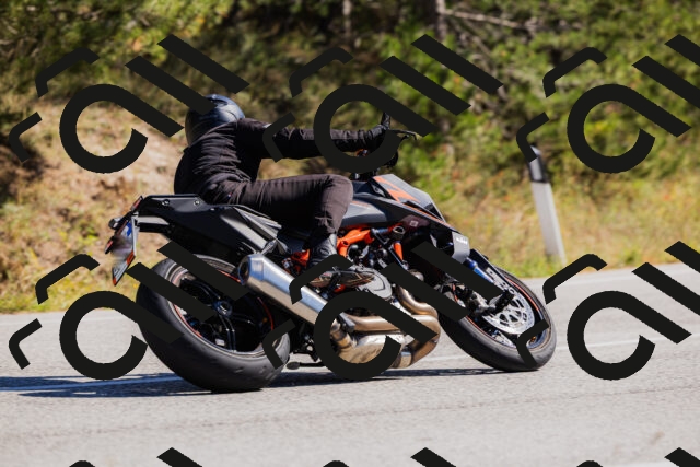 202510111309-_04A2221_c3