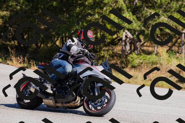 202510111310-_04A2243_c3