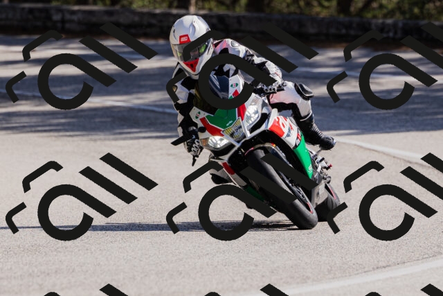 202510111321-_04A2335_c3