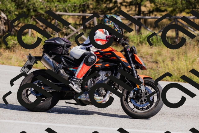 202510111327-_04A2370_c3