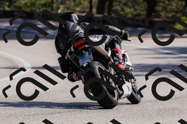 202510111331-_04A2400_c3