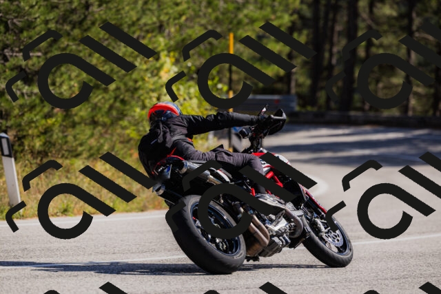 202510111331-_04A2407_c3