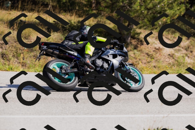 202510111332-_04A2418_c3