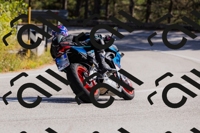 202510111332-_04A2425_c3