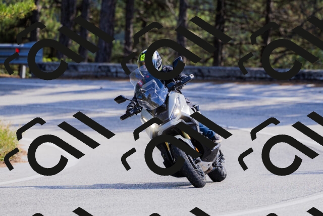 202510111337-_04A2430_c3