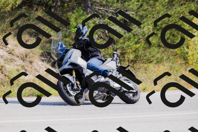 202510111337-_04A2432_c3