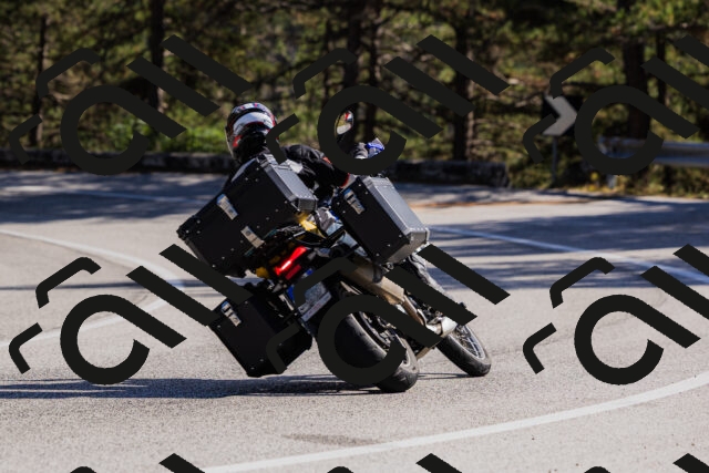 202510111356-_04A2554_c3