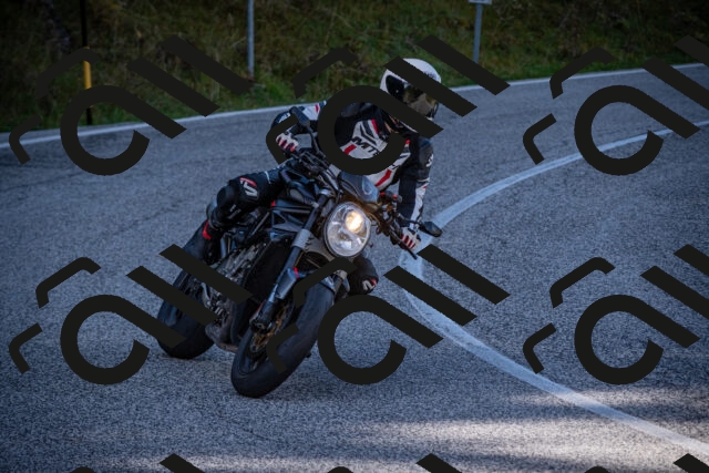 20251012110021-_5008534_am_