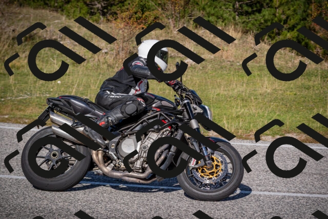 20251012110022-_5008535_am_