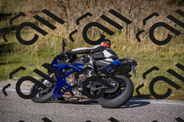 20251012110126-_5008539_am_