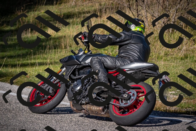 20251012110133-_5008544_am_