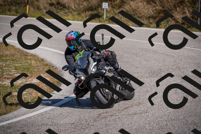 20251012110149-_5008549_am_