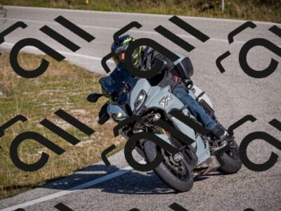 20251012110204-_5008557_am_