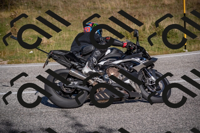 20251012110259-_5008568_am_