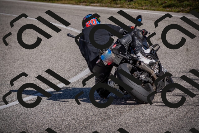 20251012110259-_5008569_am_