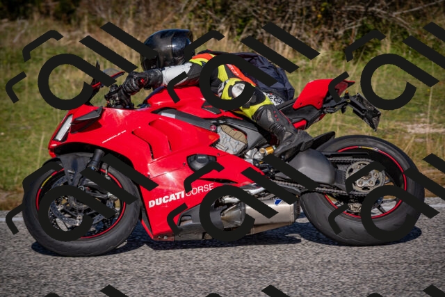 20251012110328-_5008573_am_