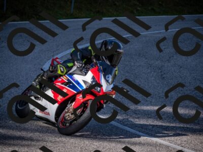 20251012110338-_5008581_am_