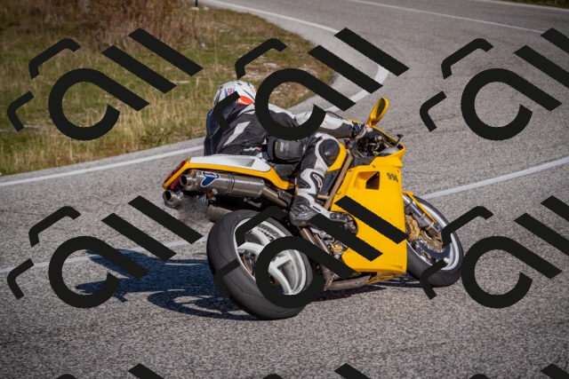 20251012110348-_5008586_am_