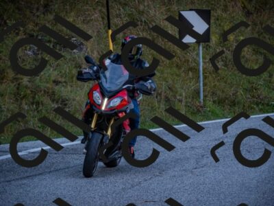 20251012110443-_5008593_am_