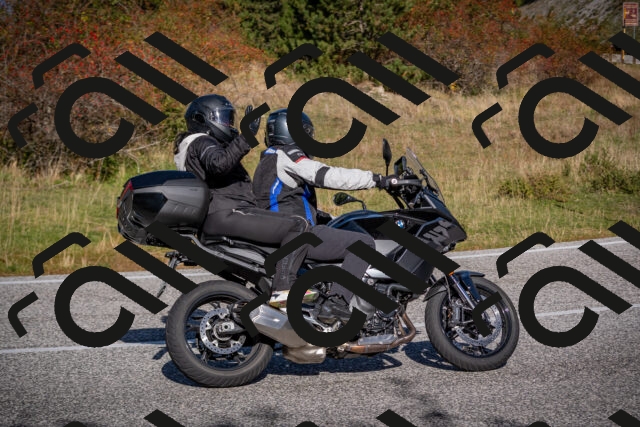 20251012110500-_5008600_am_