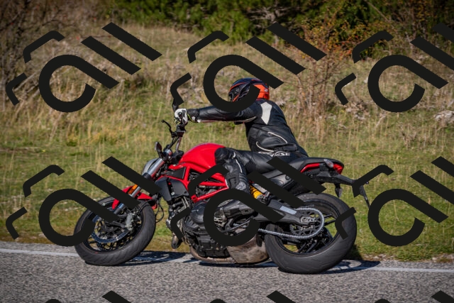 20251012110503-_5008603_am_