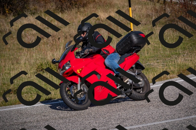 20251012110515-_5008609_am_