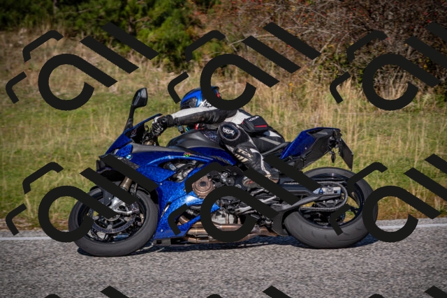 20251012110523-_5008616_am_