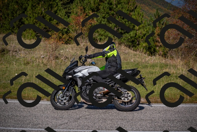 20251012110749-_5008623_am_