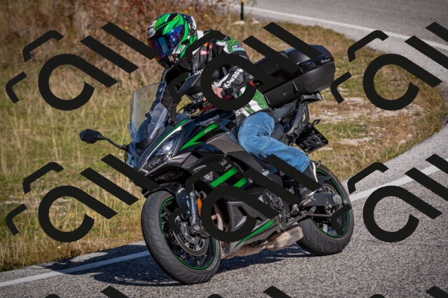 20251012110803-_5008625_am_